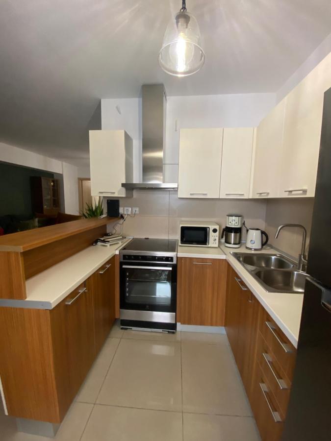 Little John Luxury Apartment Пирей Экстерьер фото