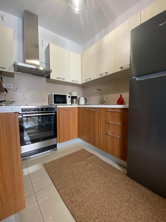 Little John Luxury Apartment Пирей Экстерьер фото