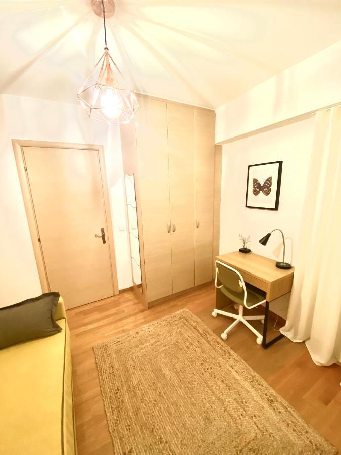 Little John Luxury Apartment Пирей Экстерьер фото