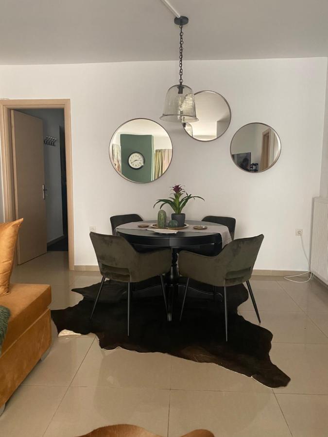 Little John Luxury Apartment Пирей Экстерьер фото