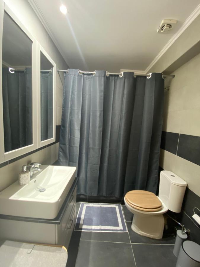 Little John Luxury Apartment Пирей Экстерьер фото