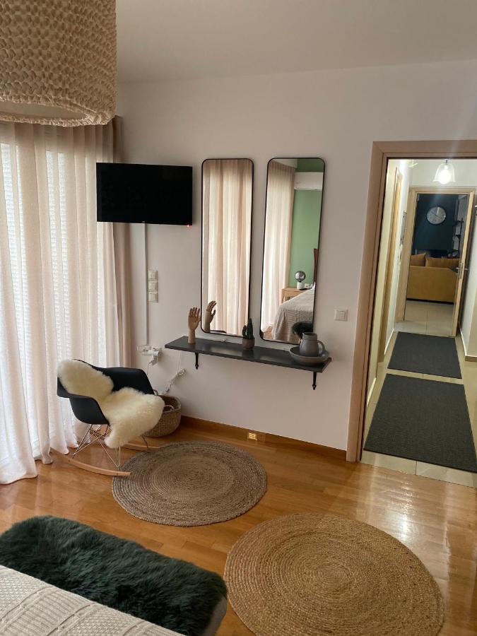 Little John Luxury Apartment Пирей Экстерьер фото